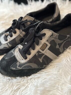 COACH Kinsley Signature Sneakers Black and Silver Size 8